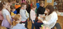 Uczniowie SP 7 w Filii nr 1 Miejskiej Biblioteki Publicznej w Giżycku_7